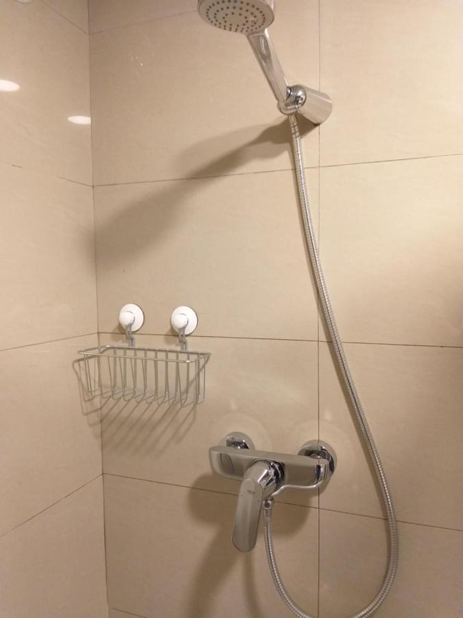 Apartament Z Ogrodem Tychy Bagian luar foto